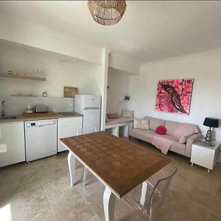 Le Monastere Apartment Бандол Екстериор снимка