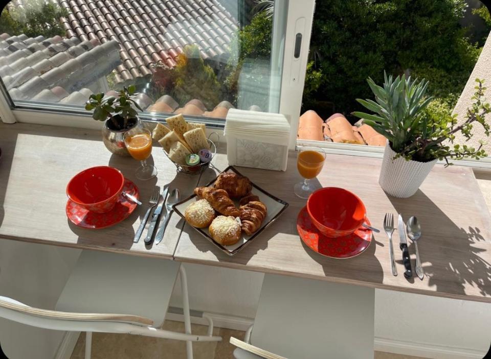 Le Monastere Apartment Бандол Екстериор снимка